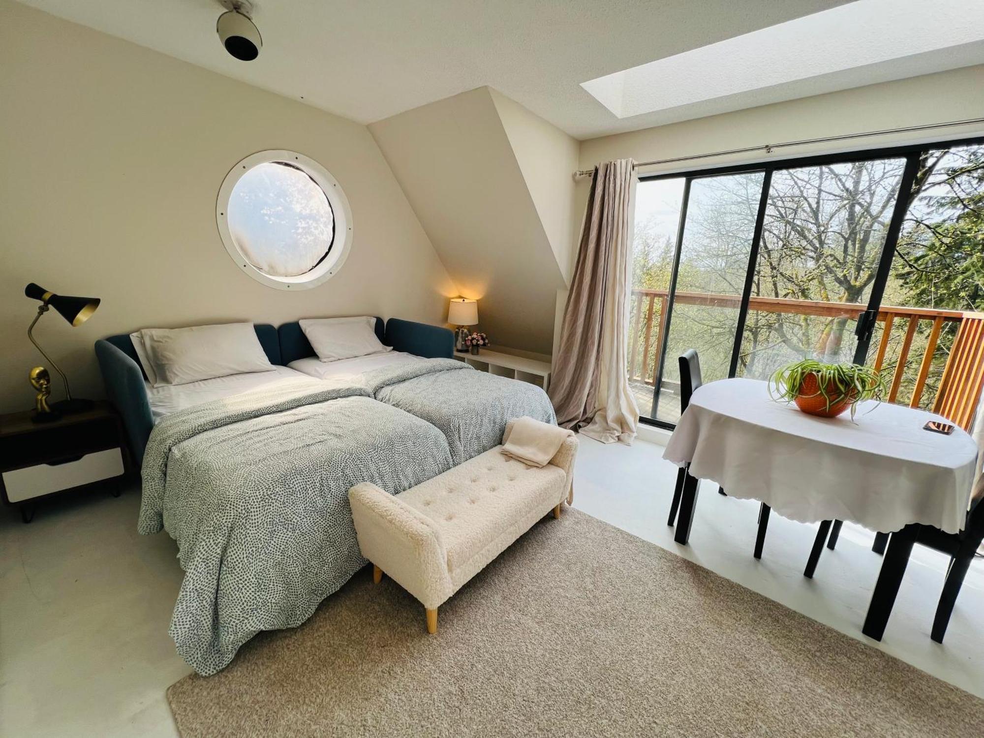 Creekside City Center Suite Норт Ванкувър Екстериор снимка